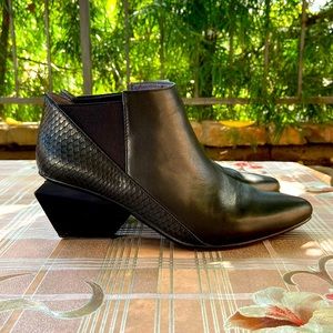 Women's Black Jacky Mid